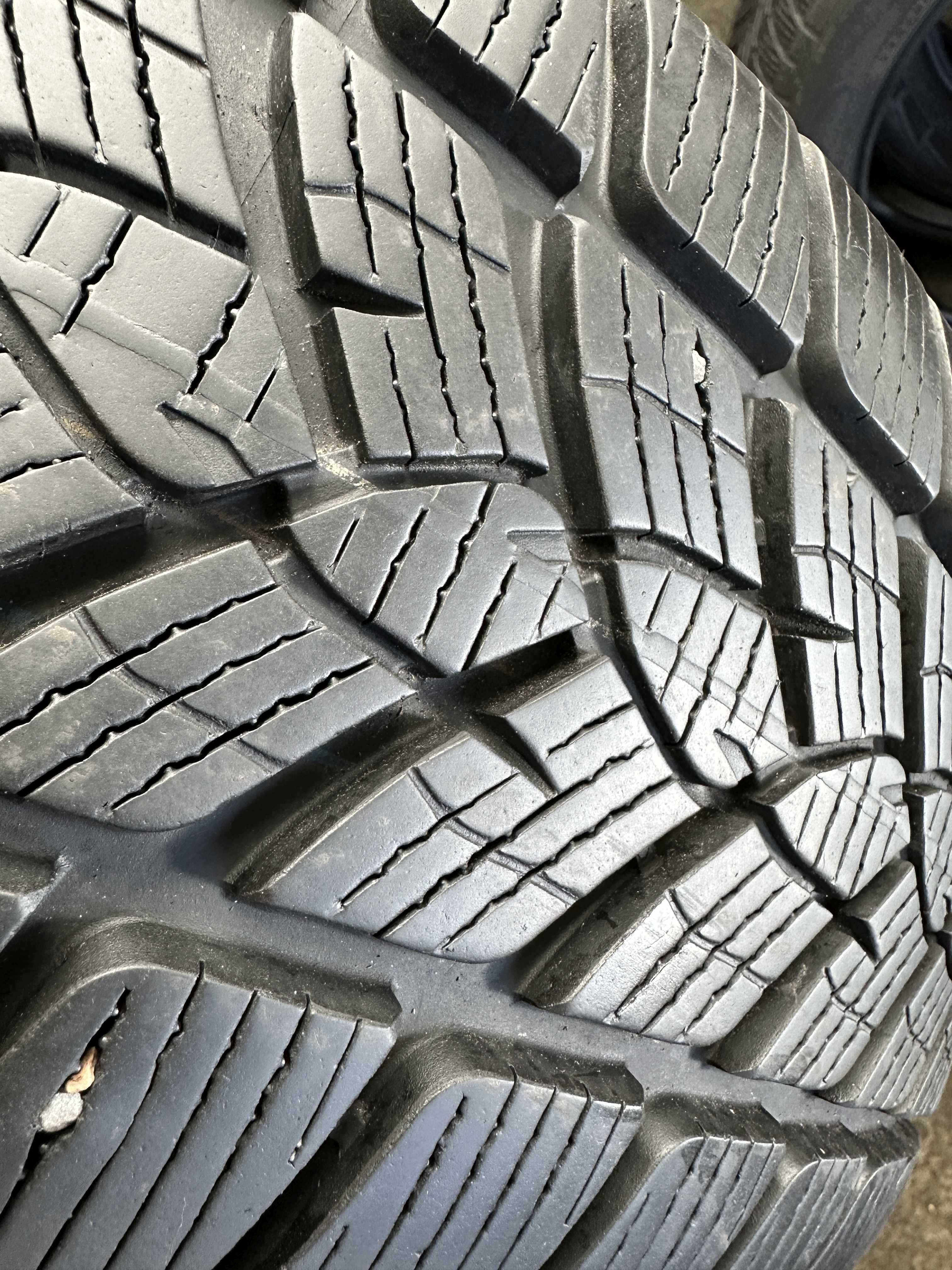 SET 2 Anvelope Iarna 225/65 R17 106H FULDA Kristall Control SUV