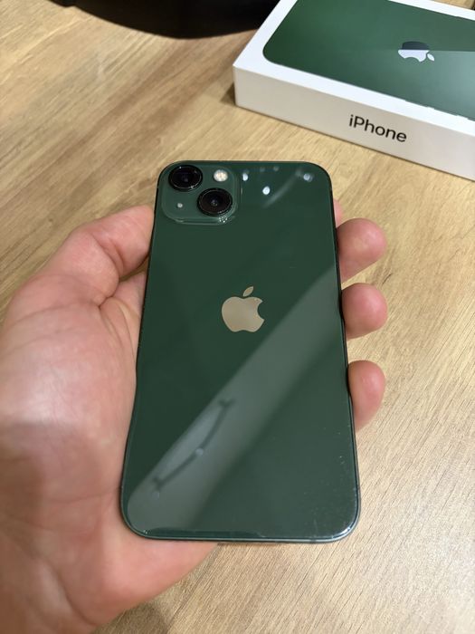 Продавам Iphone 13 64GB