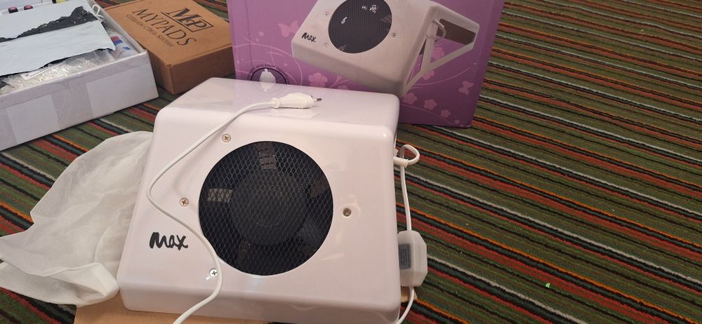 Мощный пылесос для маникюра