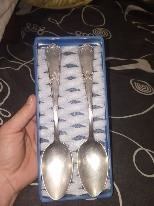 Ложки серебро продам