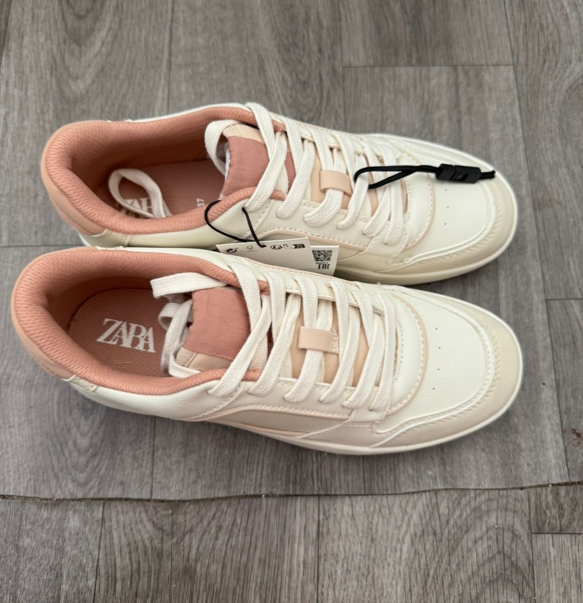Продаю новые кеды ZARA