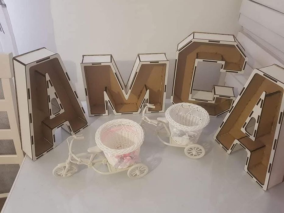 Vand Litere din lemn