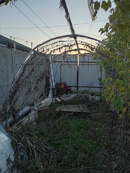 Se vinde solar pentru legume sau flori. 175 /arcada