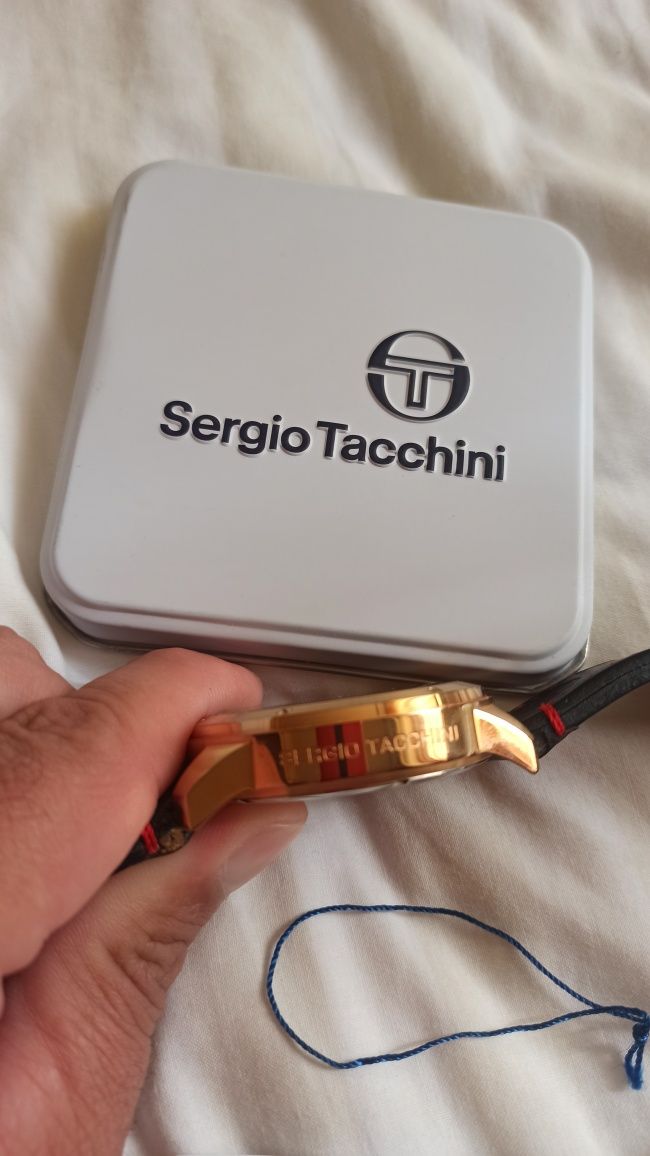 Часовник Sergio Tacchini