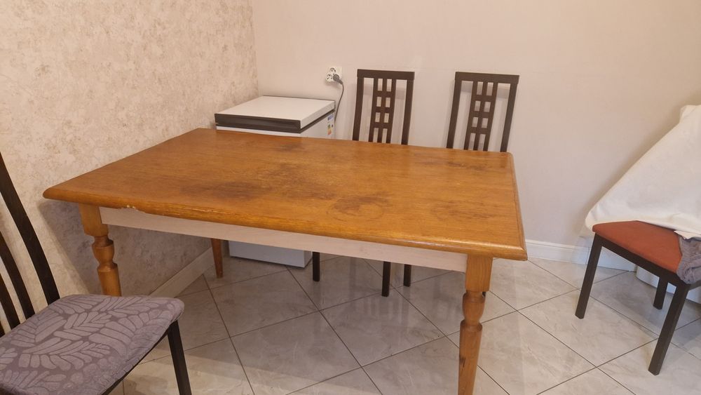 Продам стол и 4 стула