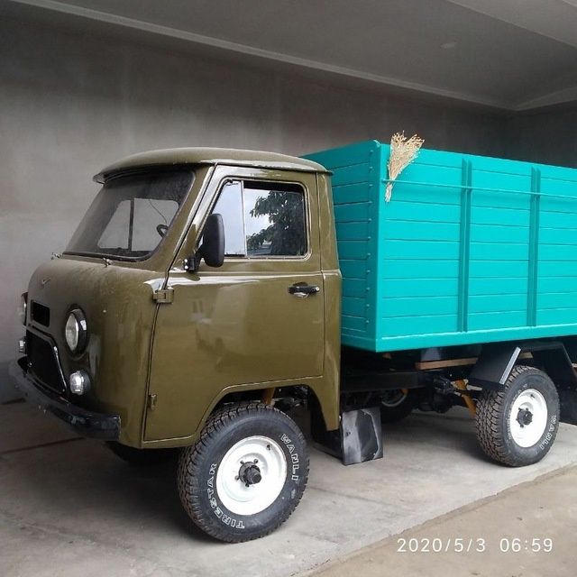 Uaz 452 sotiladi