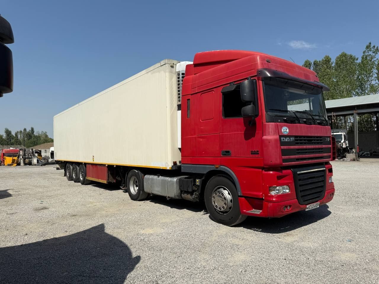 DAF XF + KOGEL Реф прицеп Сотилади 
 Йили: 2005 прицеп 2000