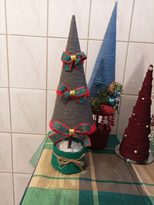 Ёлки новогодние разные