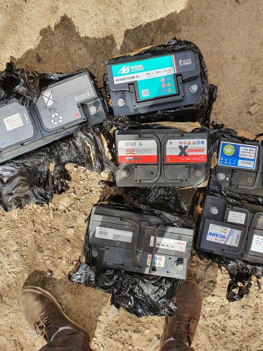 Vand baterii (acumulatori auto )