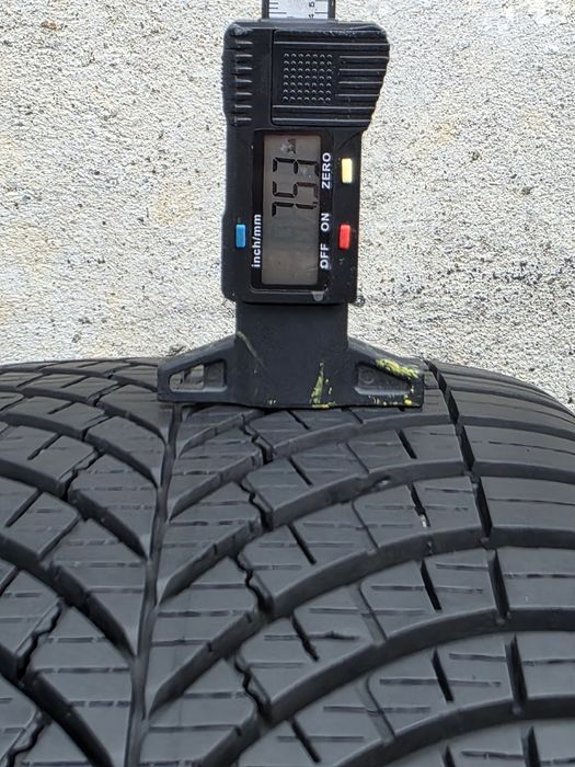 Vând două anvelope all season good year 225 45 17 dot 4223