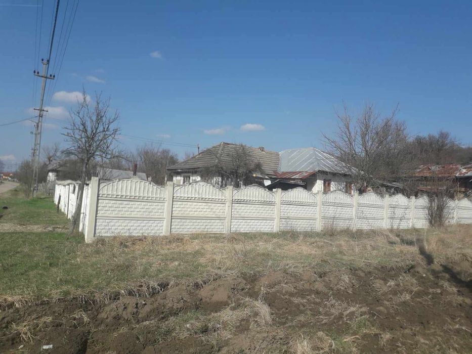 Casa de vanzare 10.132 mp + teren separat 1.600 mp