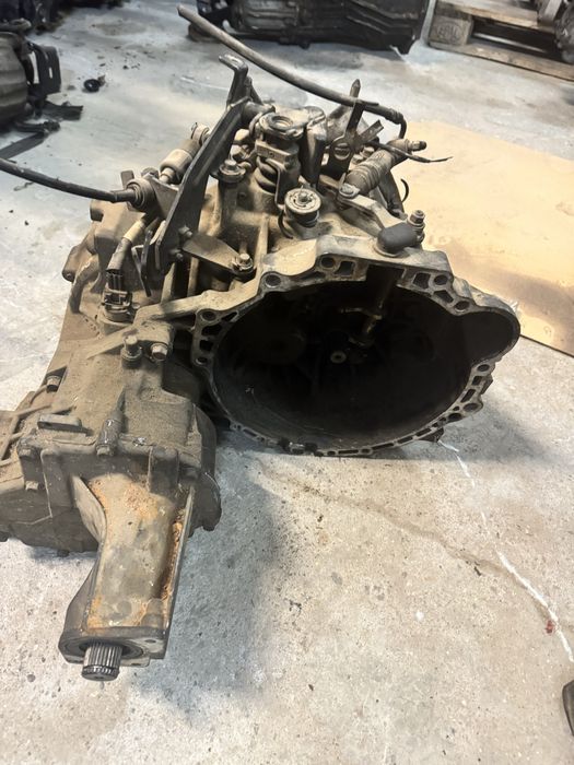 Скоростна кутия Хюндай Санта Фе 2.0 5 скорости Hyundai santa fe 2,0 d