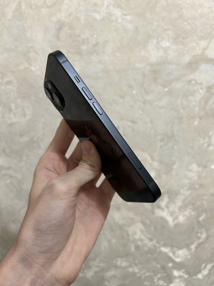 iPhone 13 Black.