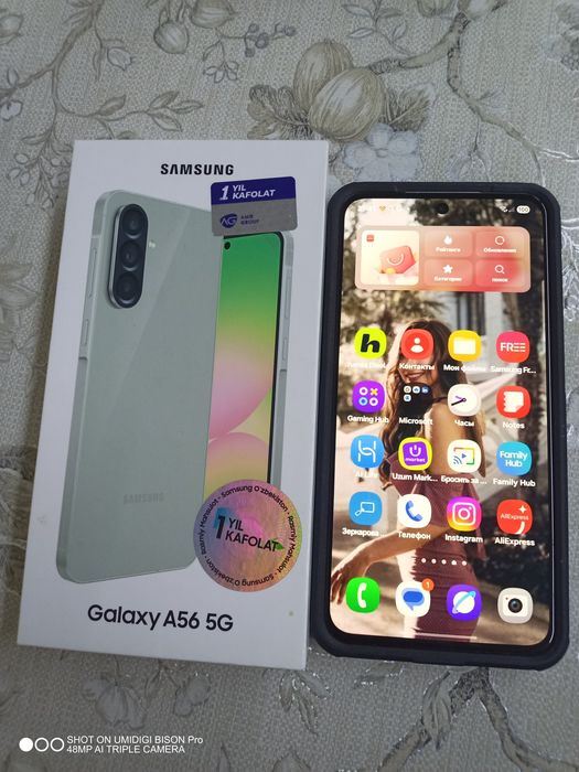 Телефон и часы Самсунг