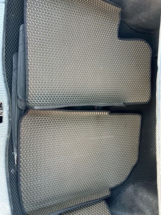 Продам комплект передних EVA ковриков на Камри 20-25