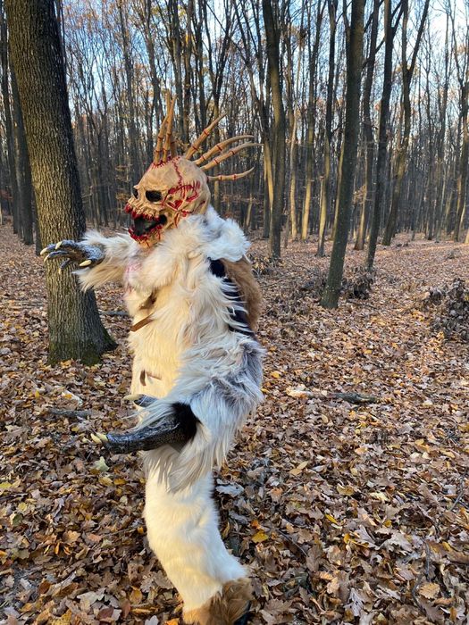 Masti din latex -costume din blana naturala