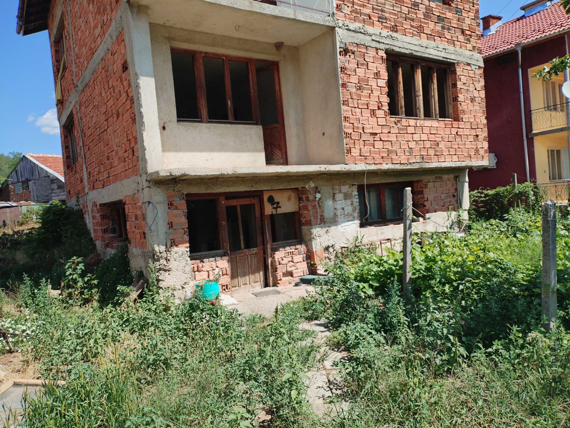 Продавам къща в град Вършец квартал Заножене