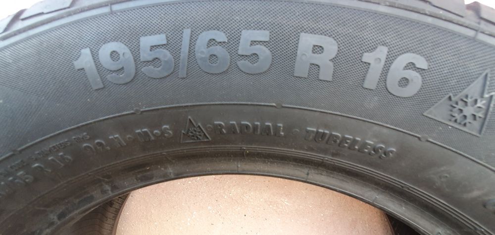 Vând 4 anvelope Continental 195/65 R16, M+S