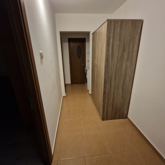 Inchiriez apartament 3 camere decomandate cu centrala proprie