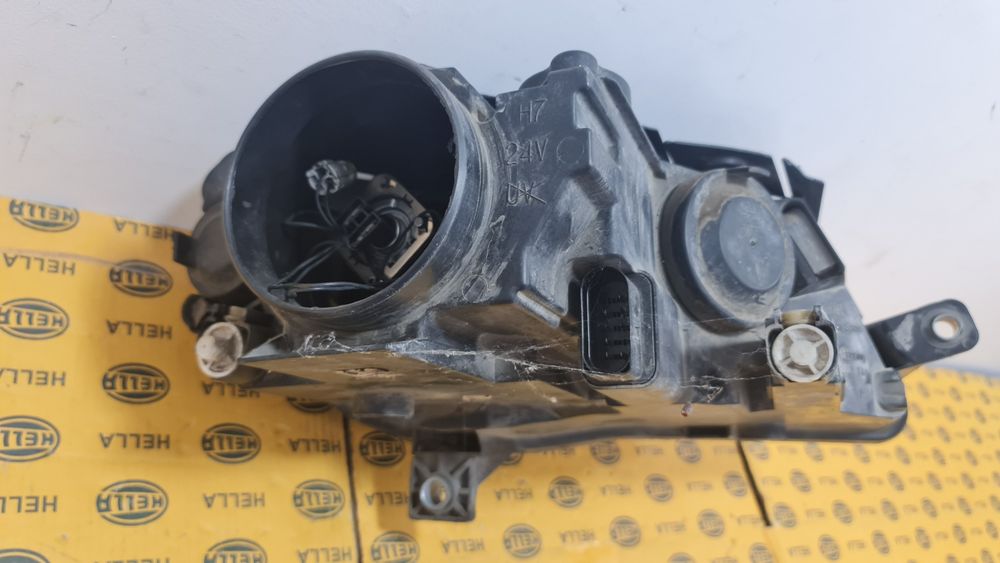 Far stanga halogen VW Passat b6 3C