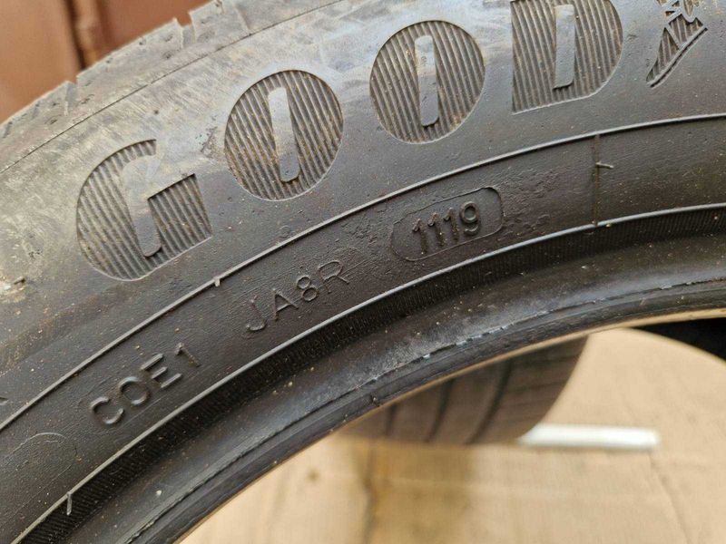 2 Goodyear R17 205/55
летни гуми
DOT1119
