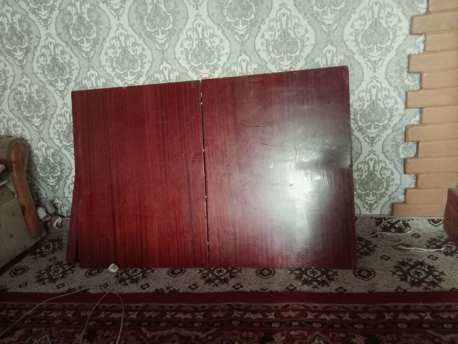 Стол полированный