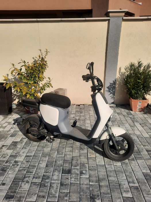 Vând scuter electric