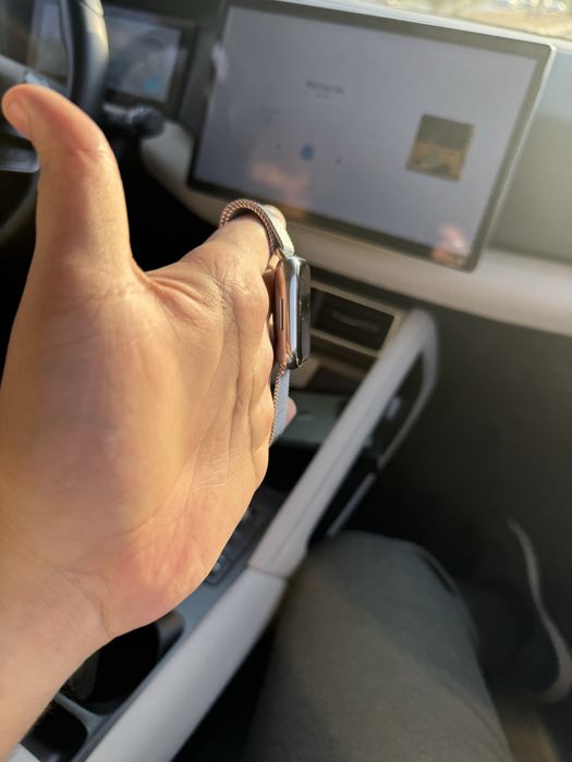 Apple watch 7:45 milaness  265$ srochna kelshamz