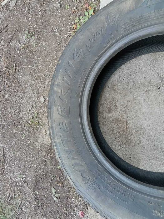 Продам зимнюю резину 215/65R16 с шипами