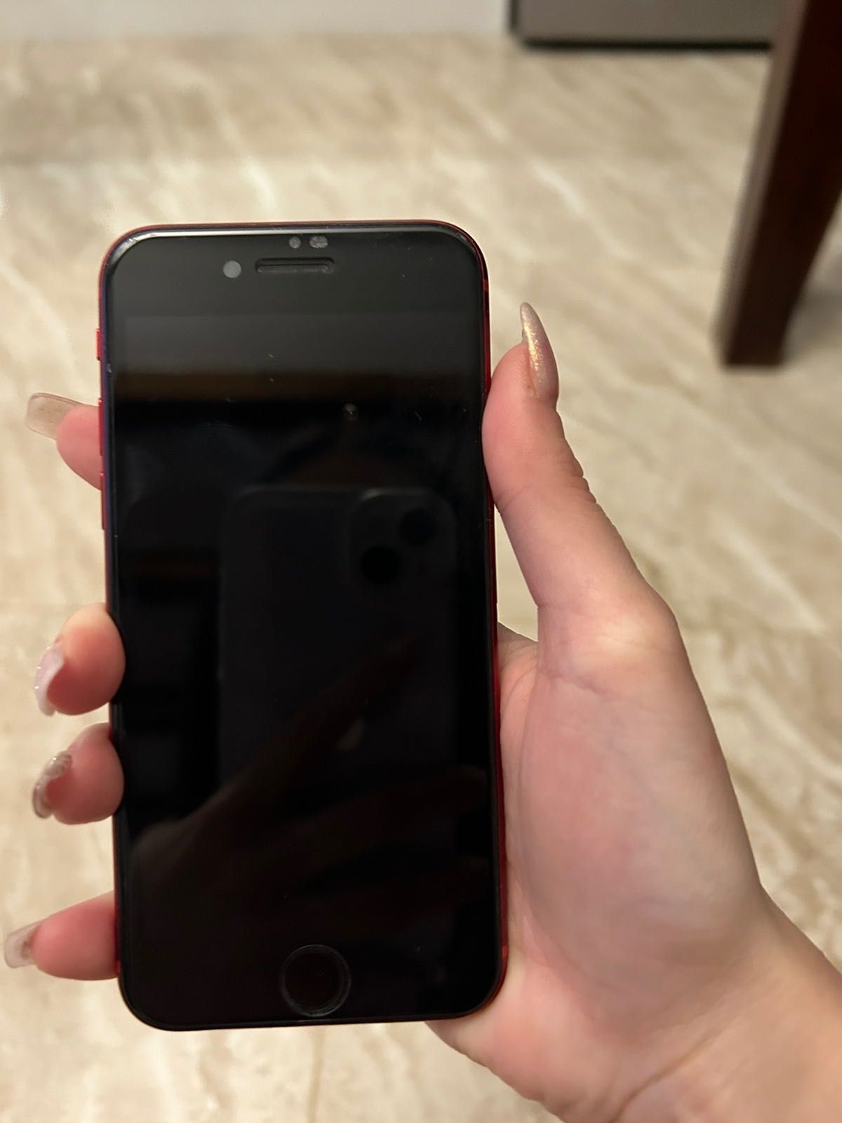 iPhone 8 червен 64 GB