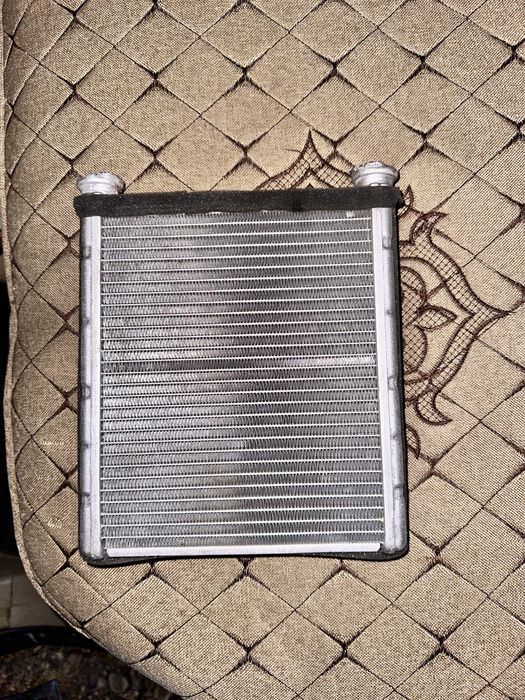 Продам радиатор печки для camry 40