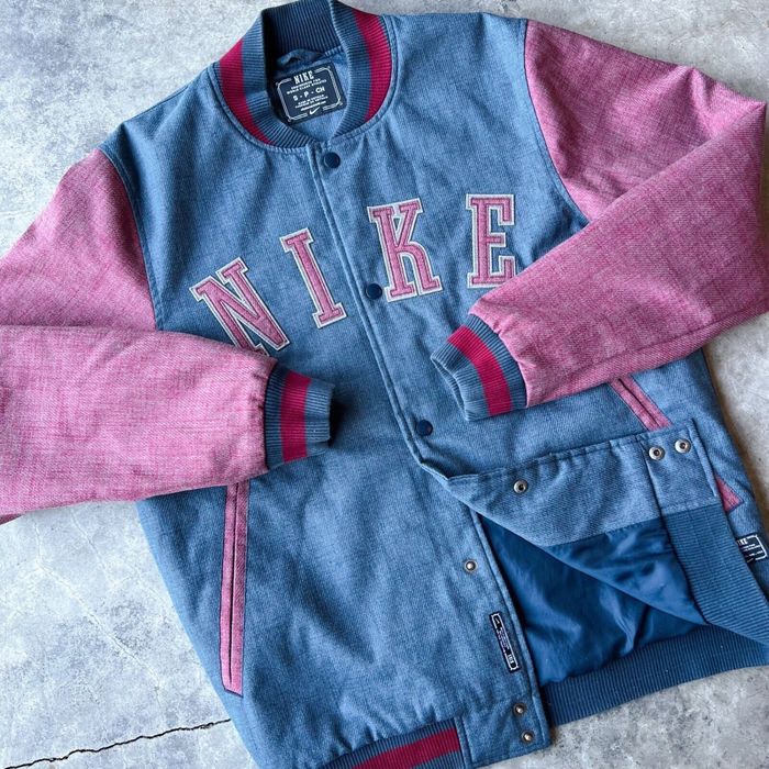 Vând geaca Nike SB Letterman