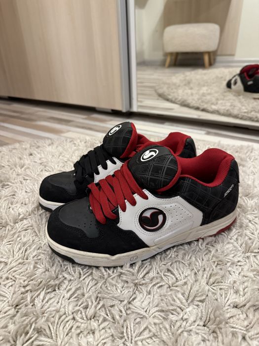 Мъжки обувки DVS