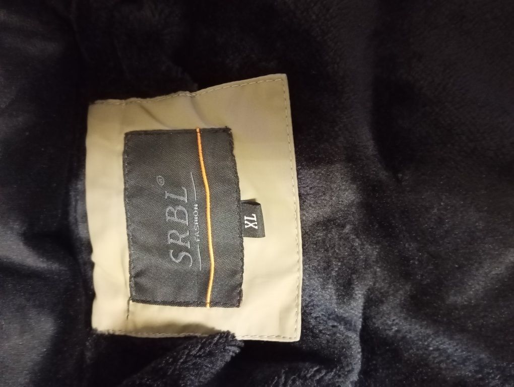 Продам куртку зимнюю. Очень теплая