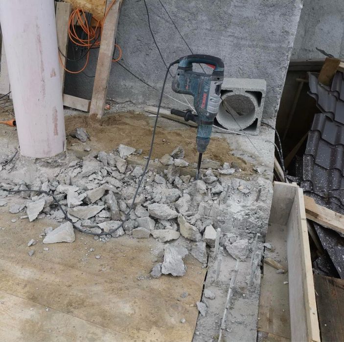 Demolari ziduri/pereti/case vechi