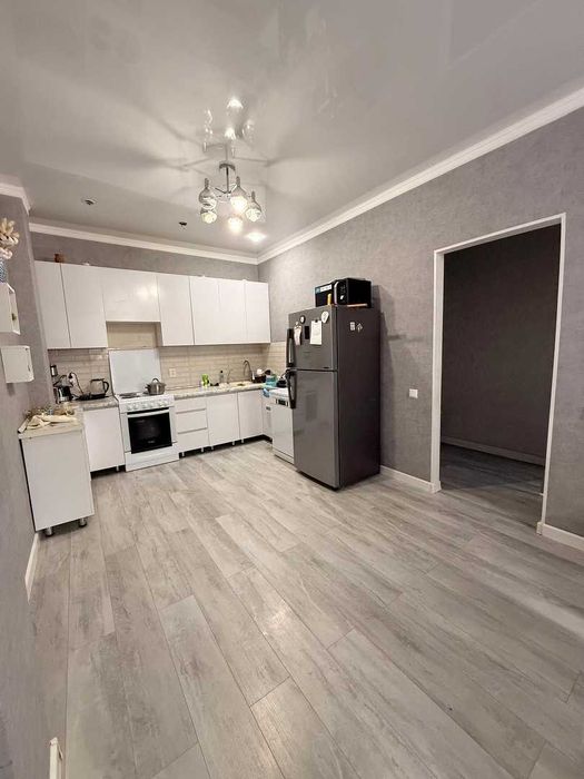 Продаётся ЕвроТрешка Юнис Сити.