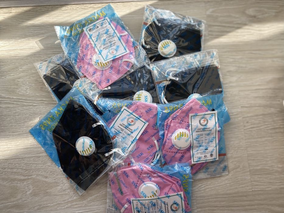 Маска с респиратором N95