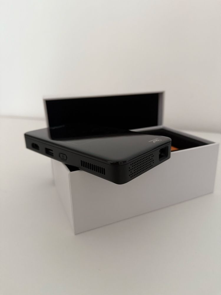 Mini Videoproiector 4K portabil DLP Texas Instruments,