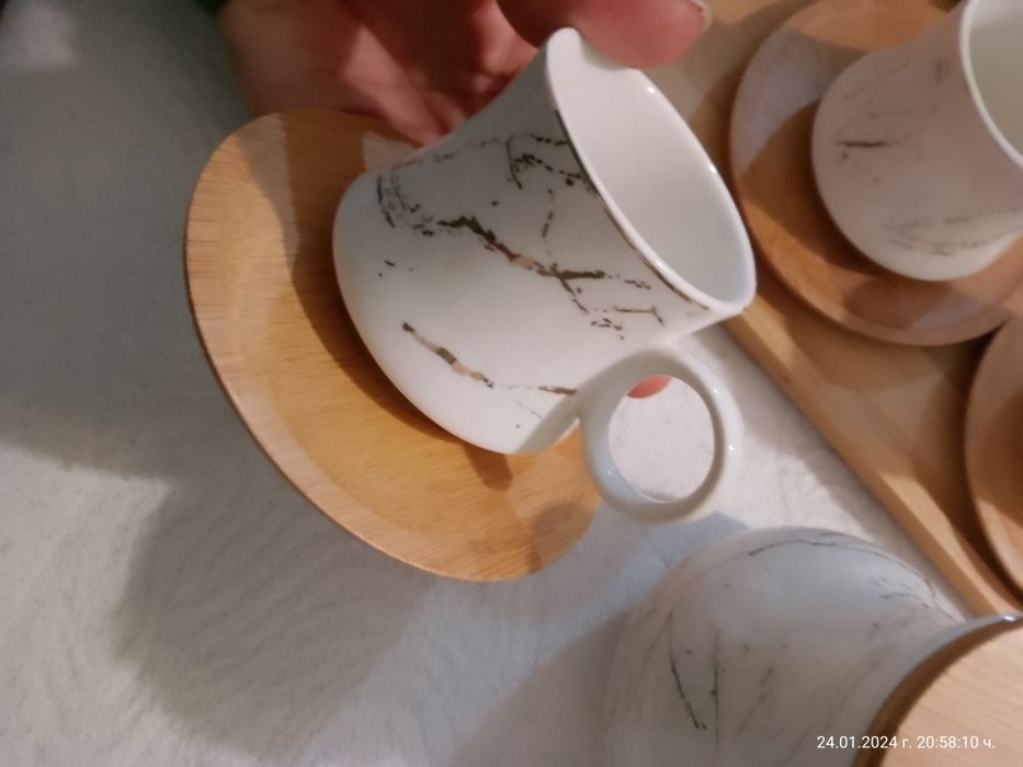 Луксозен сервиз за кафе от 16части