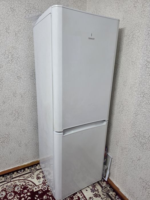 Продам холодильник Индезит б/у