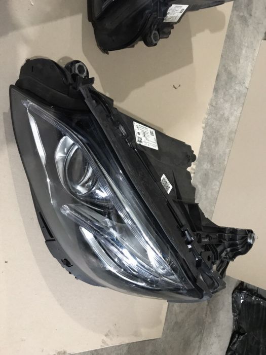 Mercedes E Class W213, Far stanga xenon, ILS, A2139061704