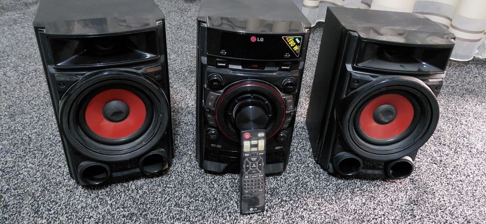 Музыкальный центр