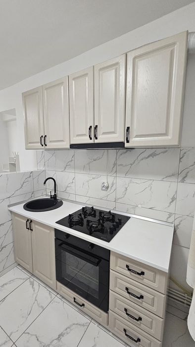 Închiriez apartament pe durată lungă