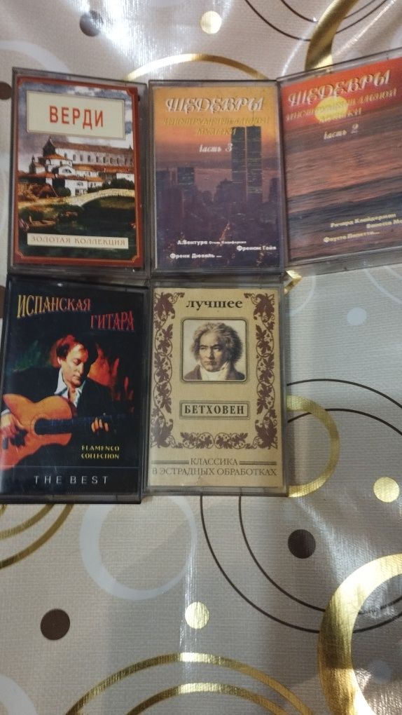 Компакт  и CD R диски с играми музыкой песнями мультиками от 500 т