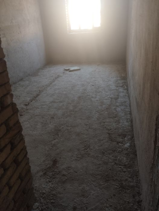 Хива шахри лакка жой Полвон еп ва Масжид олдида 2 ва 3 хонали квартира