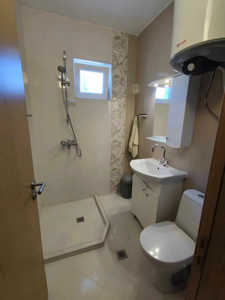 Дава се под наем Двустаен апартамент в Варна, Виница - 50 кв.м за 119900 € - Снимка #3