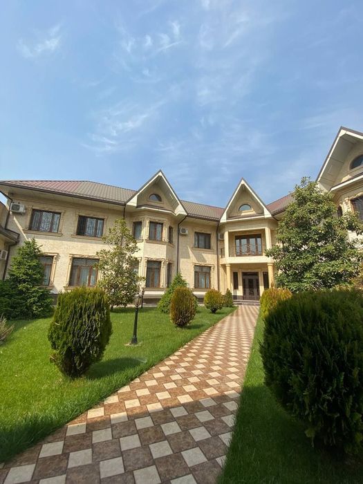 Срочно продаётся 7 ком офис Евро Дом