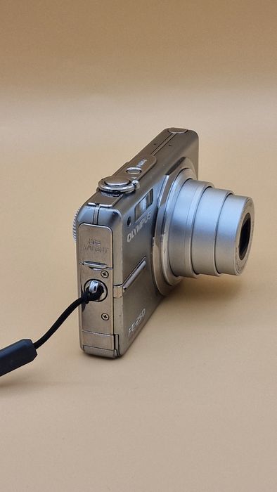 Olympus FE 250 - 8 megapixel
