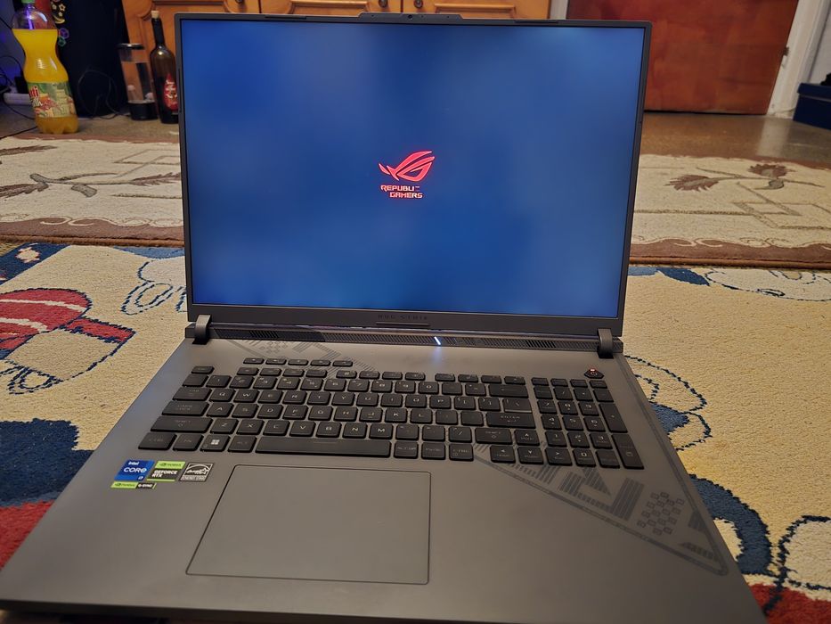 ASUS ROG Strix G18 G814JV • i7-13650HX • RTX 4060 • 18” QHD+ 240Hz
