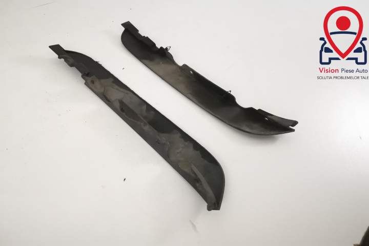 Въздушен Дефлектор за Предна Дясна Броня Оригинален, Запазен Добре Лан